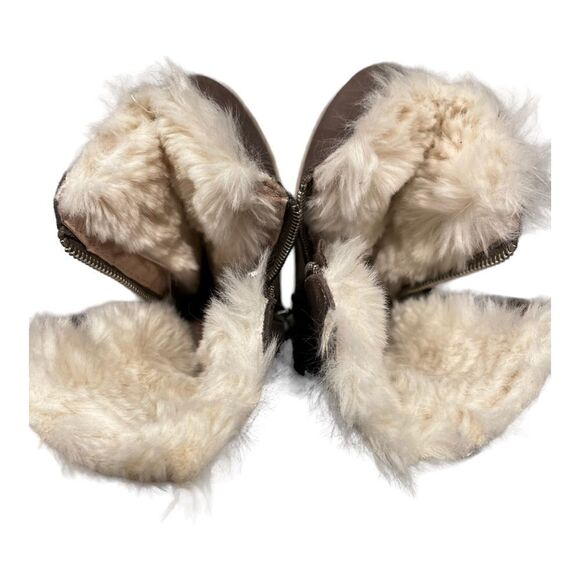 J/SLIDES GRAY/ Taupe Suede Faux Fur Hidden Wedge sneaker Booties Sz 8.5 - Picture 5 of 8